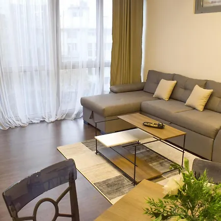 Urban Vibe Apartment *