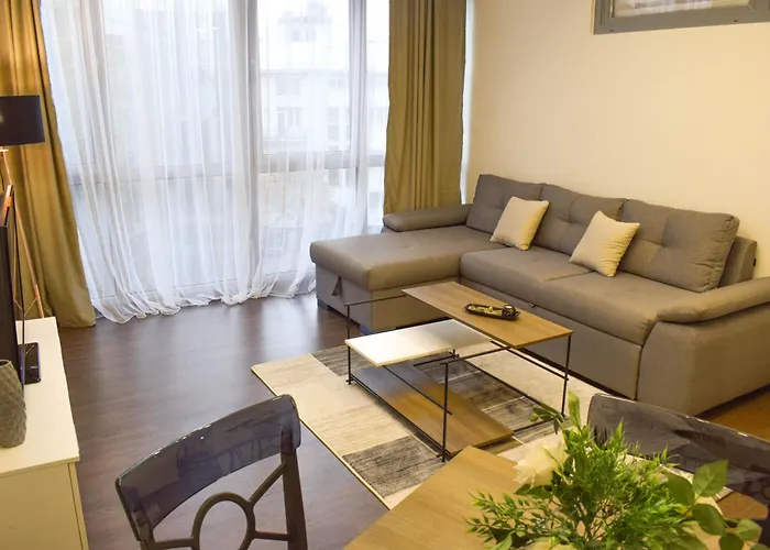 Urban Vibe Apartment *